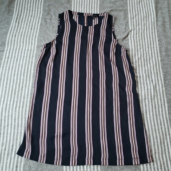 Banana Republic Tops - Banana Republic Sleeveless Top